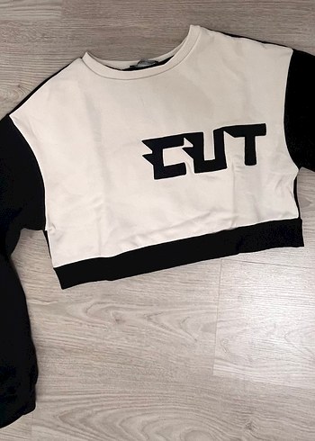Siyah-Beyaz Crop Kesim Kadın Sweatshirt - Görsel 2