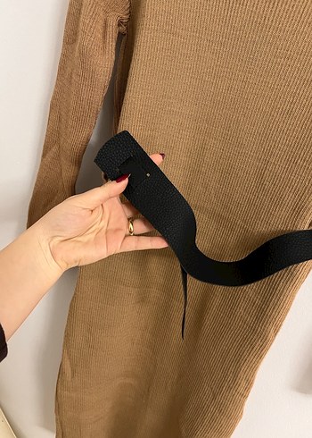 Kahverengi Yüksek Yakalı Triko Elbise - Görsel 2