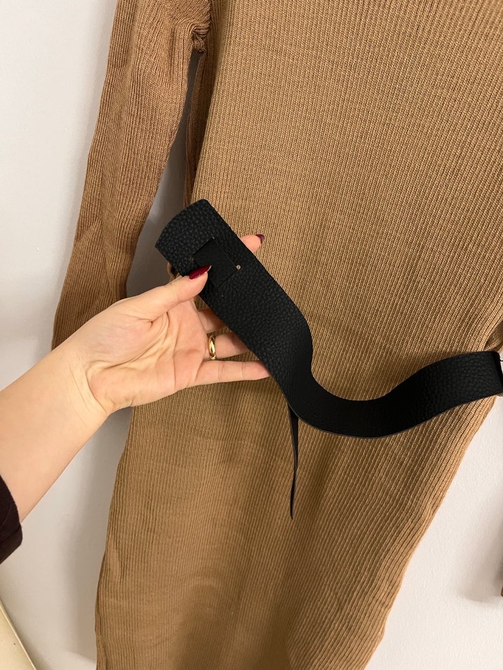 Kahverengi Yüksek Yakalı Triko Elbise - Görsel 2