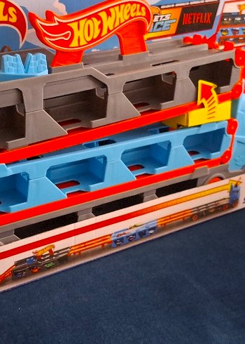 Hot Wheels Sürat Pistli Tır - Görsel 8