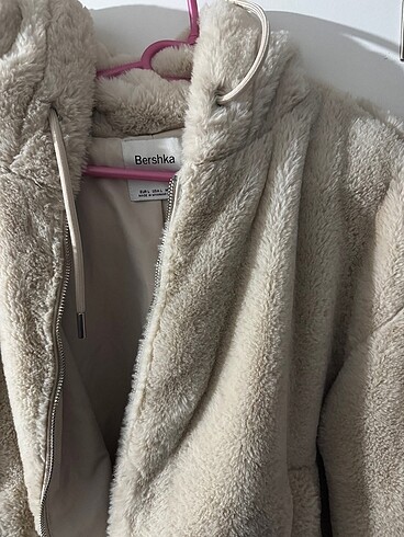 l Beden ten rengi Renk Bershka kapüşonlu kürk