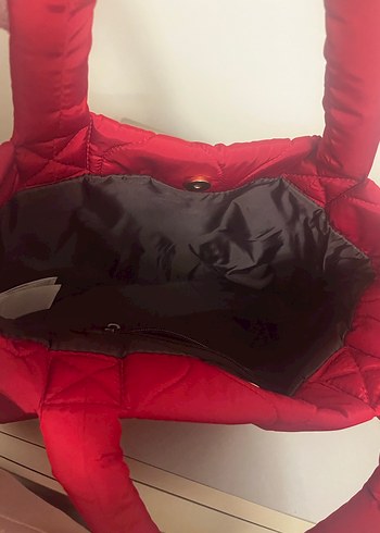 Kırmızı Çanta - Görsel 2