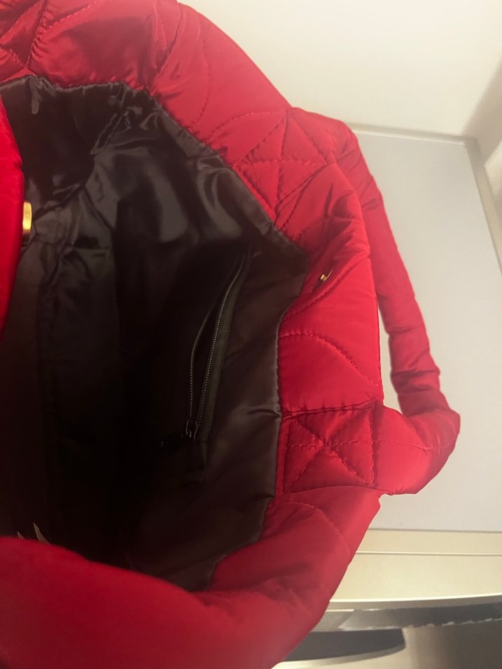 Kırmızı Çanta - Görsel 3