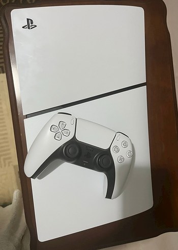 PlayStation 5 Oyun Konsolu ve Kumanda