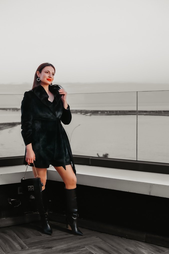 Kürklü Siyah Süet Mini Kadın Kaban - Görsel 3