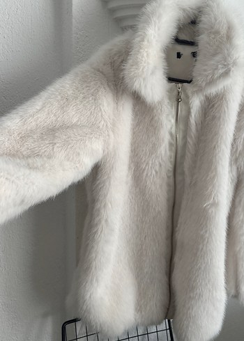 Beyaz Kürk Detaylı Midi Boy Kadın Mont - Görsel 2