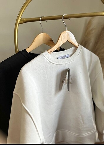 Calvin Klein Crop Şardonlu Sweatshirt