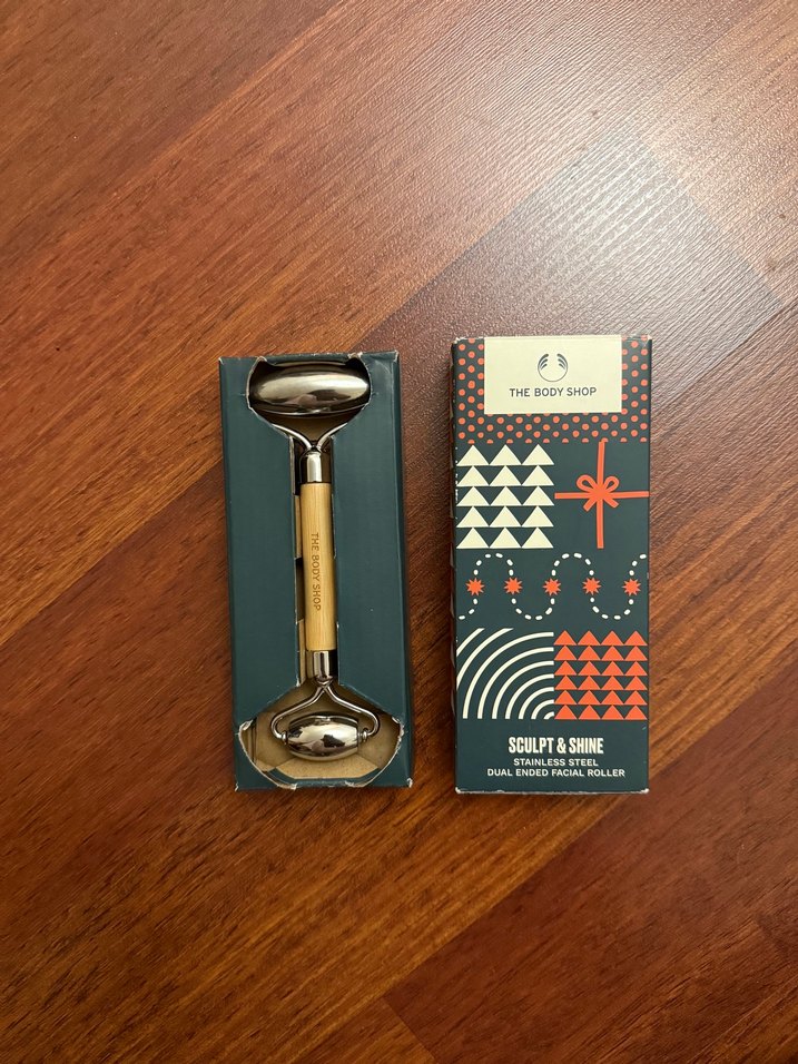 The Body Shop Çift Uçlu Yüz Masaj Aleti - Görsel 2