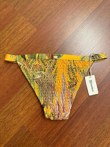 Network Network bikini.