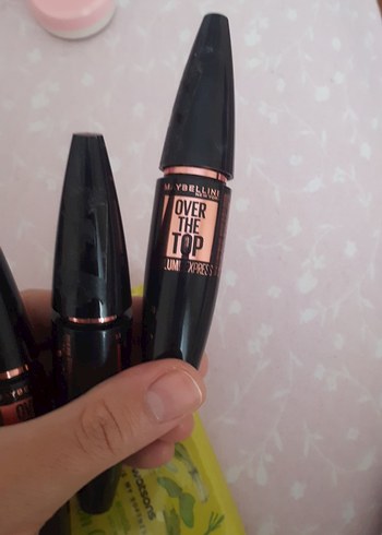 Maybelline Maybelline Over The Top Siyah Maskara
