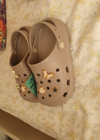 Crocs Kadın Kalın Tabanlı Cros Terlik Vizon Renk Taşlı Süslü