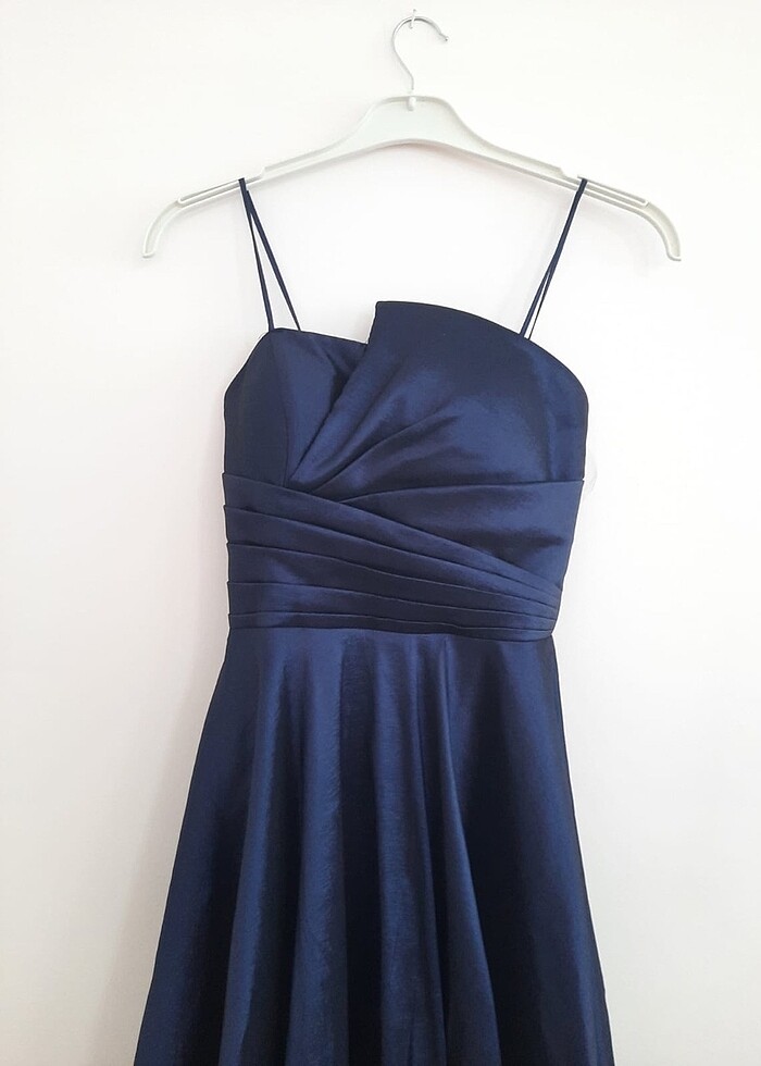 Gece mavisi ince tafta parlak kumaş abiye - Görsel 2