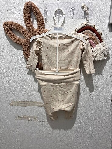 Yenidoğan Beden H&M uzun kollu çiçek desenli alt üst takım 1-2m