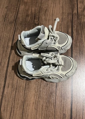26 Beden Bağcıklı Spor Ayakkabı