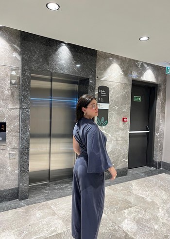 oysho model asimetrik kesim salaş takım - Görsel 4