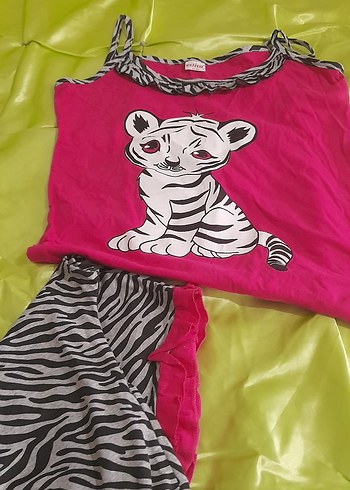 l Beden pembe Renk Renkli Zebra Desenli Askısız şort Takımı