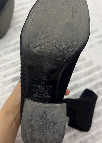 Bershka Siyah İnce Topuklu Kadın Bot
