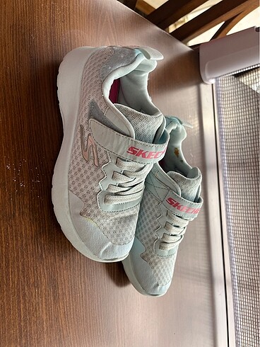 30 Beden yeşil Renk Skechers çocuk ayakkabısı