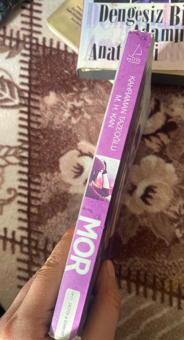 Mor - Kahraman Tazeoğlu & M.H. Kan - Görsel 2