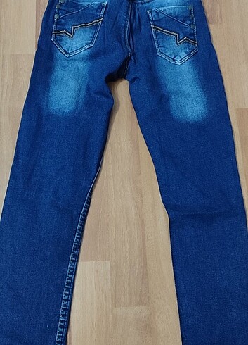Erkek çocuk kot pantolon