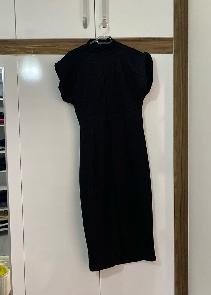 Vatkalı elbise - Görsel 4