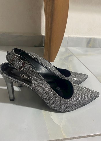 Gri Yılan Desenli Piliseli Stiletto - Görsel 4