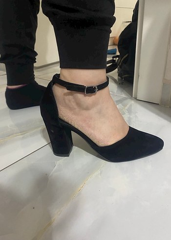 Klasik Siyah Topuklu Kadın Ayakkabı - Görsel 4