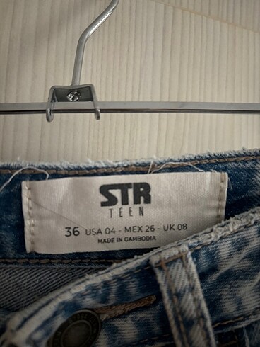 36 Beden Stradivarius jean