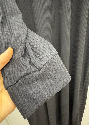 Uzun Kollu Siyah Piliseli Elbise - Görsel 3