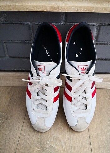 Adidas Orjinal Adidas ayakkabı.