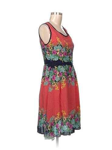 Batik Batik Kısa Elbise %70 İndirimli.