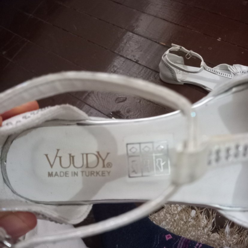 Beyaz Parlak Fiyonklu Kız Babet - Görsel 4