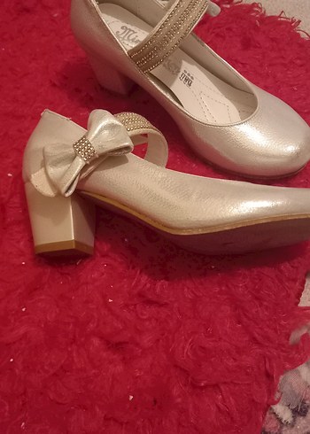 Kızlar için Klasik Altın Tokalı Babet - Görsel 3