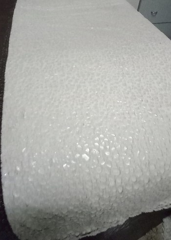 Beyaz Parlak Düz Yatak Örtüsü - Görsel 3