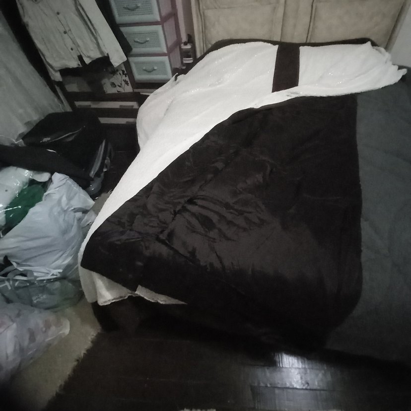 Beyaz Parlak Düz Yatak Örtüsü - Görsel 5