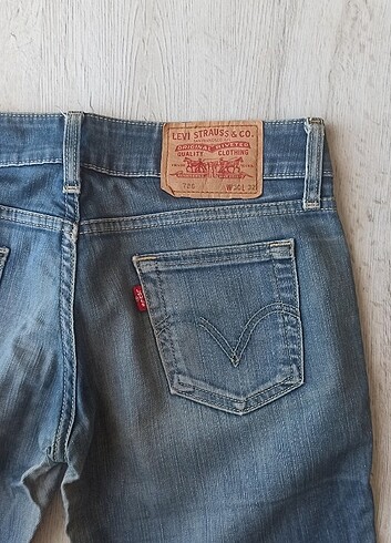 Levis 787