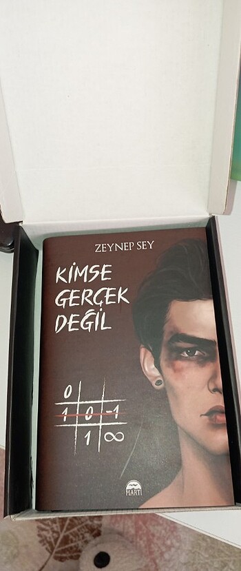 KIMSE GERÇEK DEGIL 