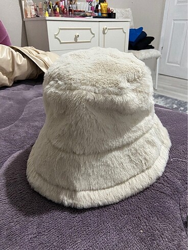 Peluş şapka