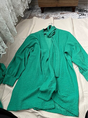 İkili kimono takım kuşak mevcut golfte kumaştır