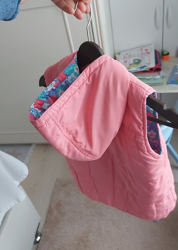 Çiçek Desenli Kapüşonlu Kız Yeleği - Görsel 6