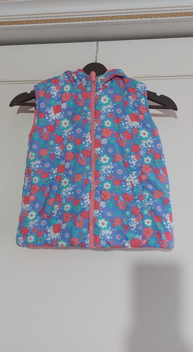 Çiçek Desenli Kapüşonlu Kız Yeleği - Görsel 3