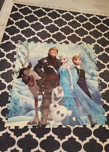 Walt Disney World Elsa puzzle oyun halı