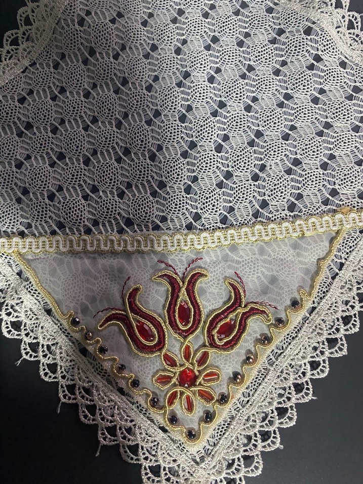 [ 18 ADET ] Beyaz Dekoratif Üçgen üç laleli mutfak peçetelikler - Görsel 5