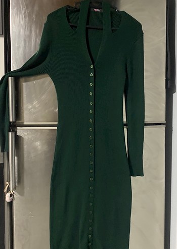 Düğmeli Uzun Kollu Yeşil Elbise - Görsel 2