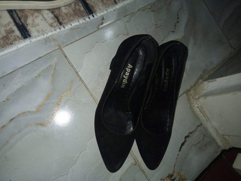Siyah Minimalist Stiletto Topuklu Ayakkabı — görsel 2/4