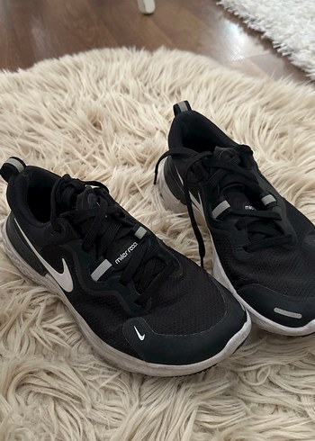 Nike spor ayakkabı