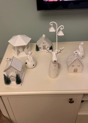 Beyaz Seramik Geyik ve Ev Figürleri - Görsel 5