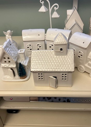 Beyaz Seramik Geyik ve Ev Figürleri - Görsel 4