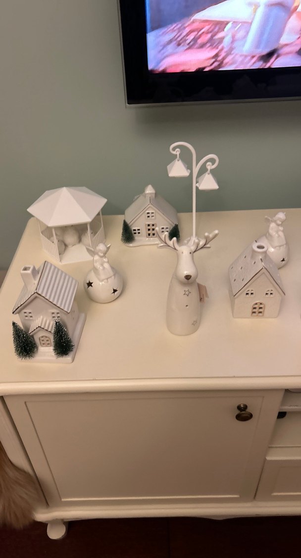 Beyaz Seramik Geyik ve Ev Figürleri - Görsel 5