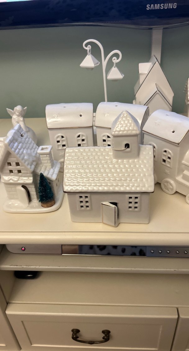 Beyaz Seramik Geyik ve Ev Figürleri - Görsel 4